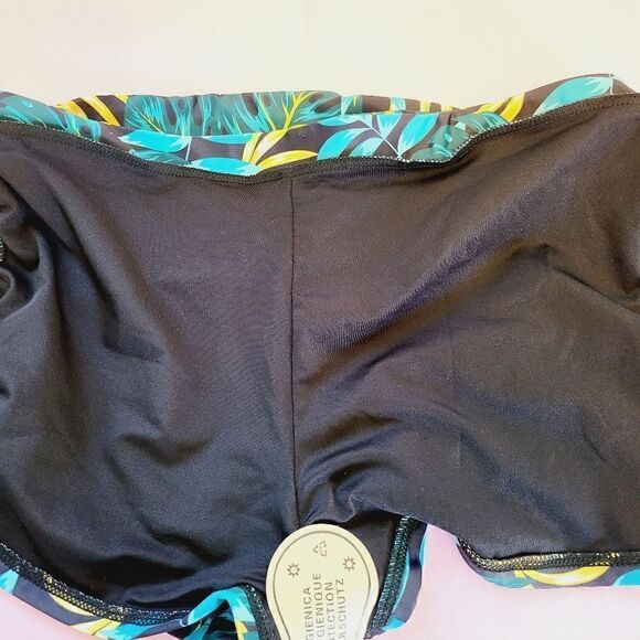 New Boutique item! Summer swimsuit boyshort - Picture 9 of 11